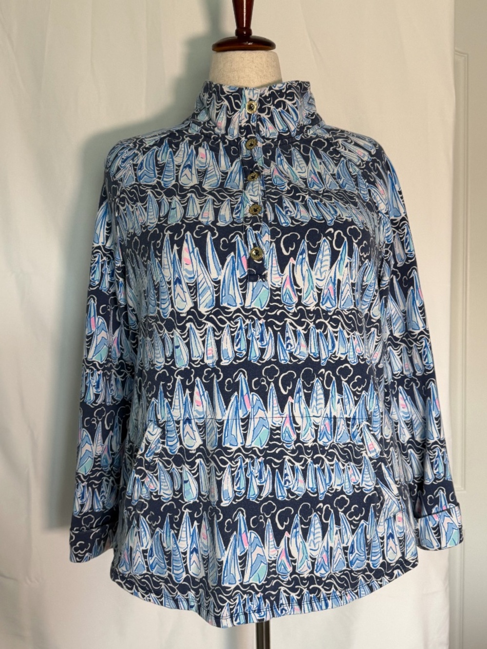 XL Lilly Pulitzer Sailboat Print Mock Neck Pullover.  Blue Quarter Button Top,